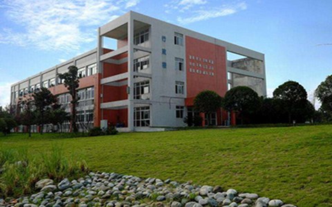 重庆市农业学校宠物养护与经营专业简介