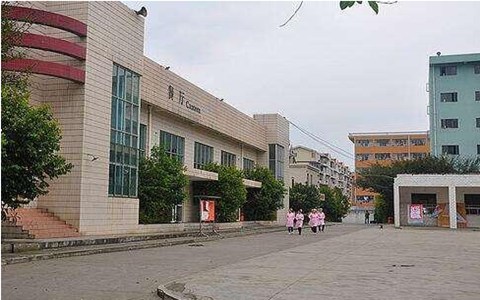 重庆三峡医药高等专科学校专业学费要多少钱