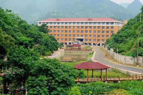 重庆市万州三峡服装艺术学校服装设计与工艺专业介绍